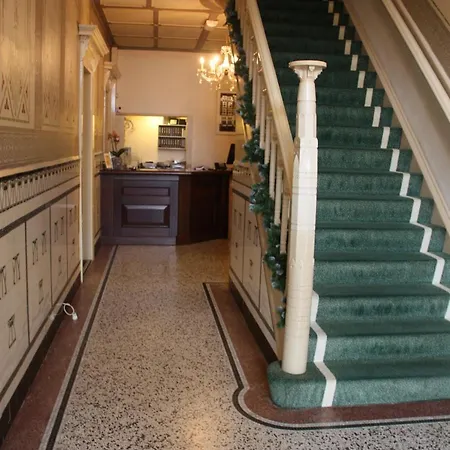 فندق Restaurant Munster 5*